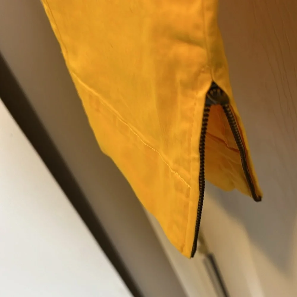 Loft Capris - Picture 2 of 6